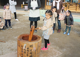 お餅つき